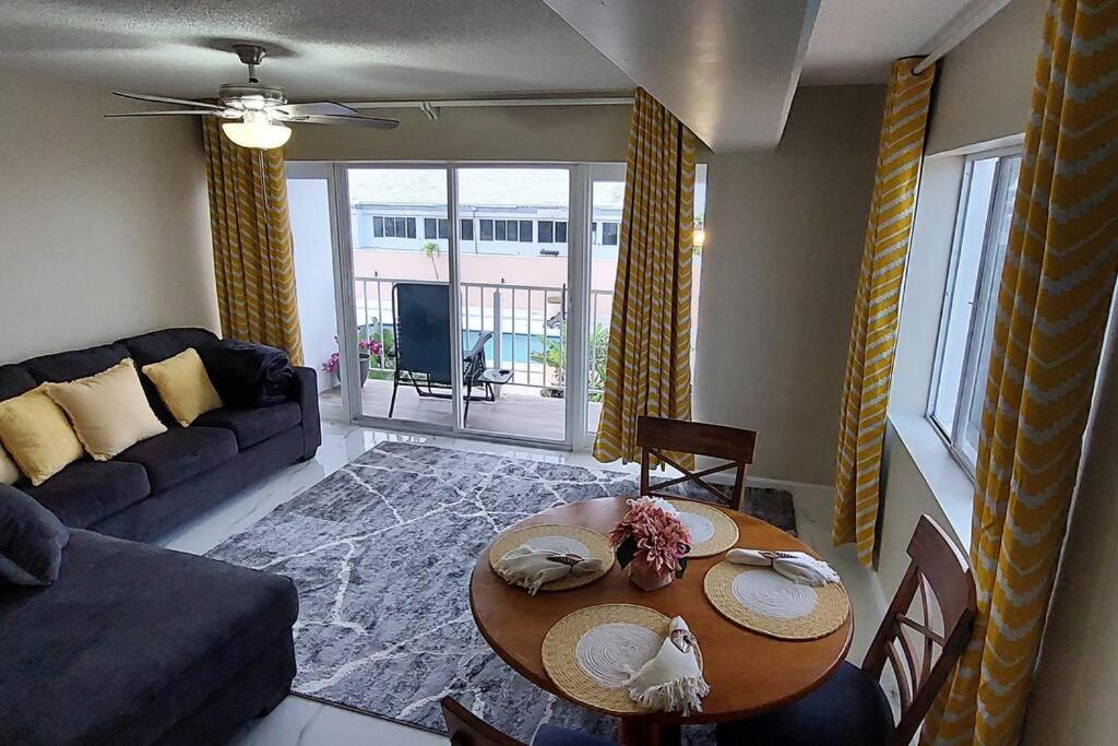 Nassau Harbour Cozy 2 Bedroom Condo Экстерьер фото