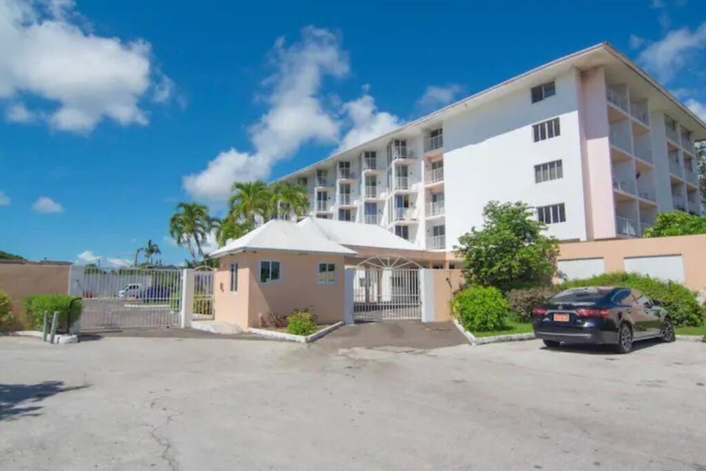Nassau Harbour Cozy 2 Bedroom Condo Экстерьер фото