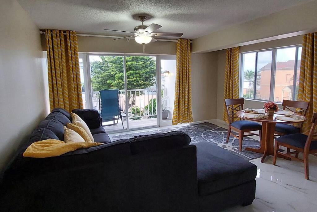 Nassau Harbour Cozy 2 Bedroom Condo Экстерьер фото
